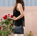 Petit sac bandoulière chaîne argentée motif crocodile David Jones