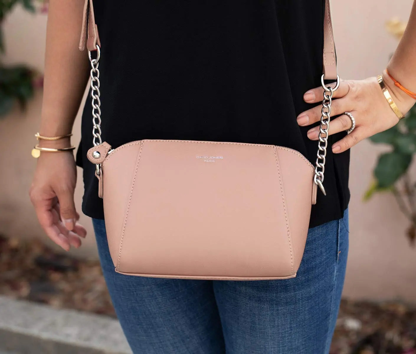 Petit sac bandoulière trapèze David Jones