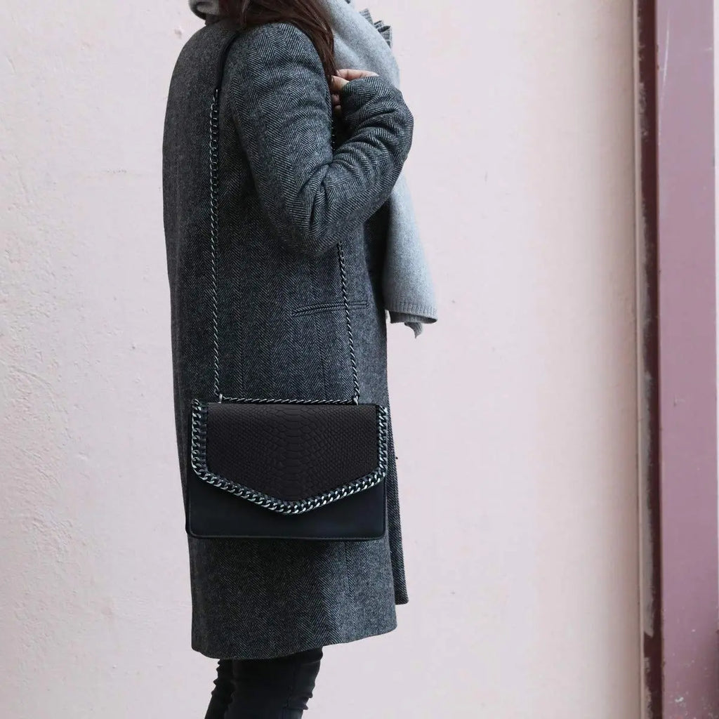 Petit sac bandoulière chaîne matelassé crocodile CRAZYCHIC