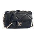Petit sac bandoulière matelassé rabat David Jones