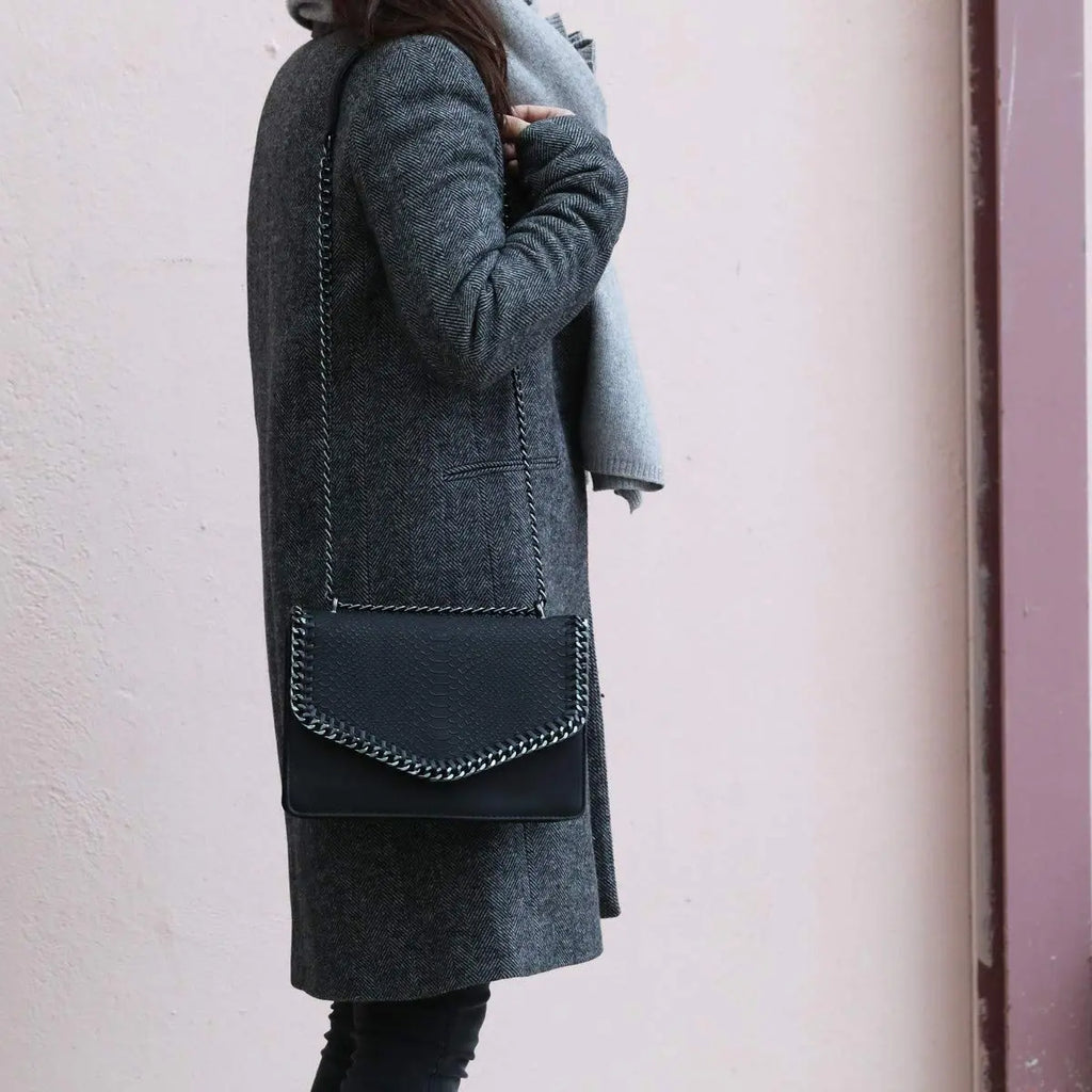 Petit sac bandoulière chaîne matelassé crocodile CRAZYCHIC