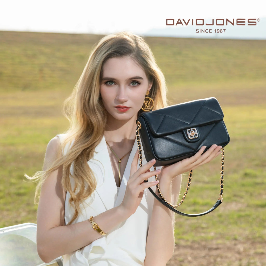 Petit sac bandoulière matelassé rabat David Jones